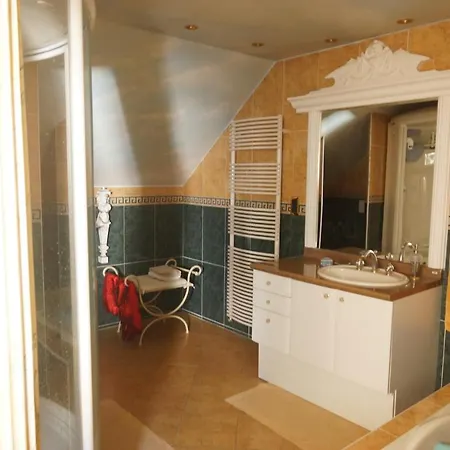 72m² Avec Terrasse Dans Demeure Angevine De 2 Etages * Angers