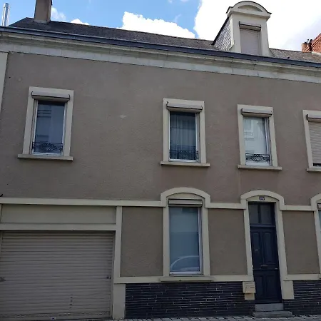 Apartment 72m² Avec Terrasse Dans Demeure Angevine De 2 Etages Angers