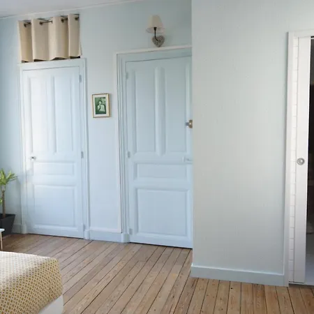 72m² Avec Terrasse Dans Demeure Angevine De 2 Etages Apartment *