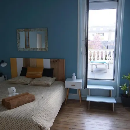 Apartment 72m² Avec Terrasse Dans Demeure Angevine De 2 Etages Angers