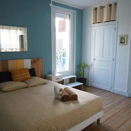 72m² Avec Terrasse Dans Demeure Angevine De 2 Etages * Angers